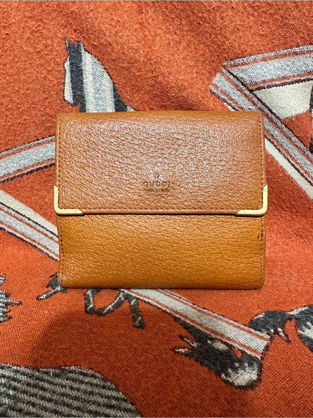 GUCCI ❤️🌟 TAN LEATHER COMPACT WALLET ⭐️